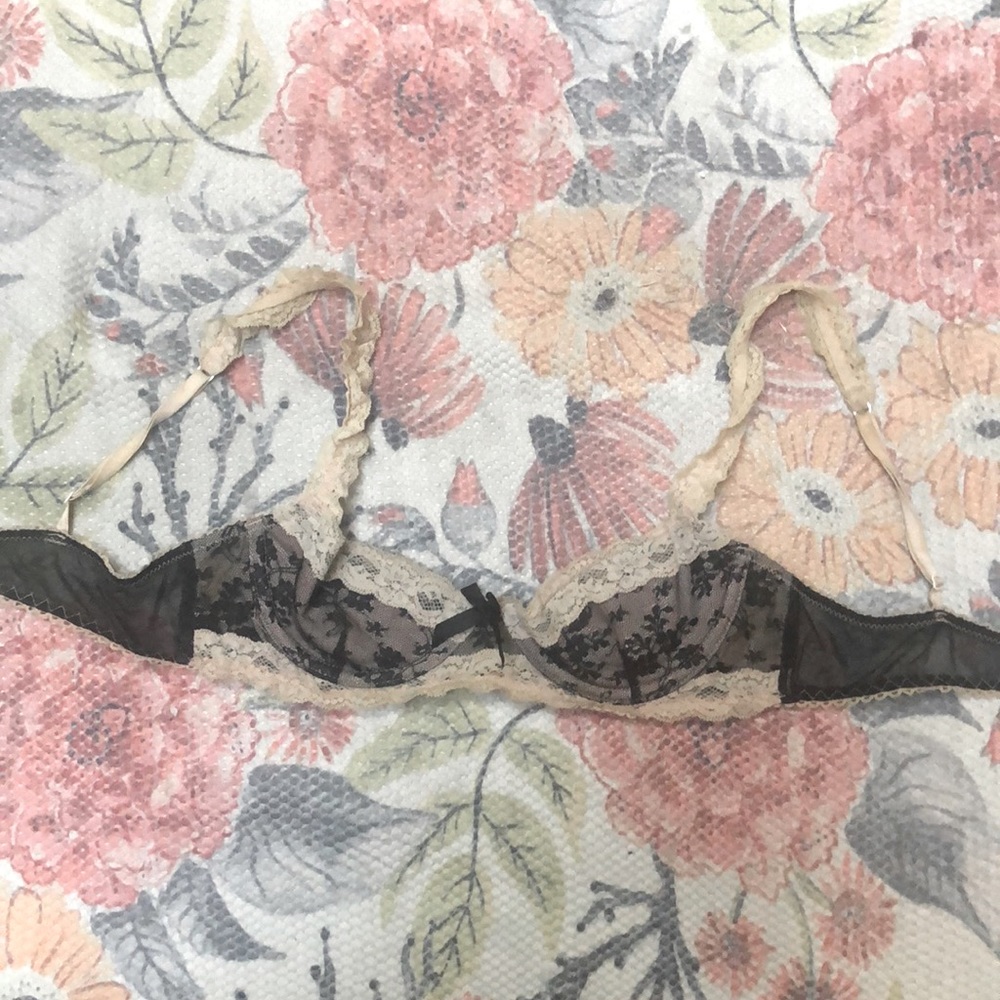34b lacy bra